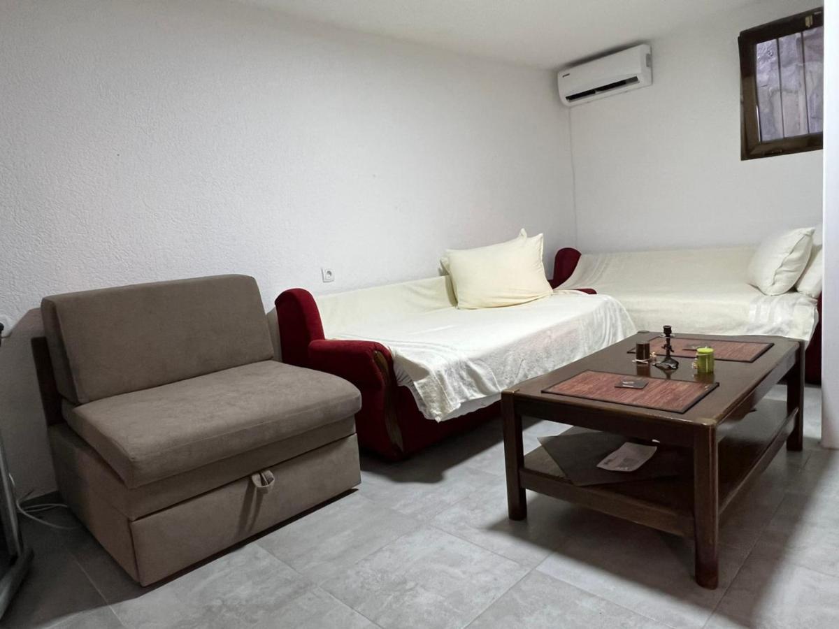 Relax Apartmani Sutomore Exterior photo