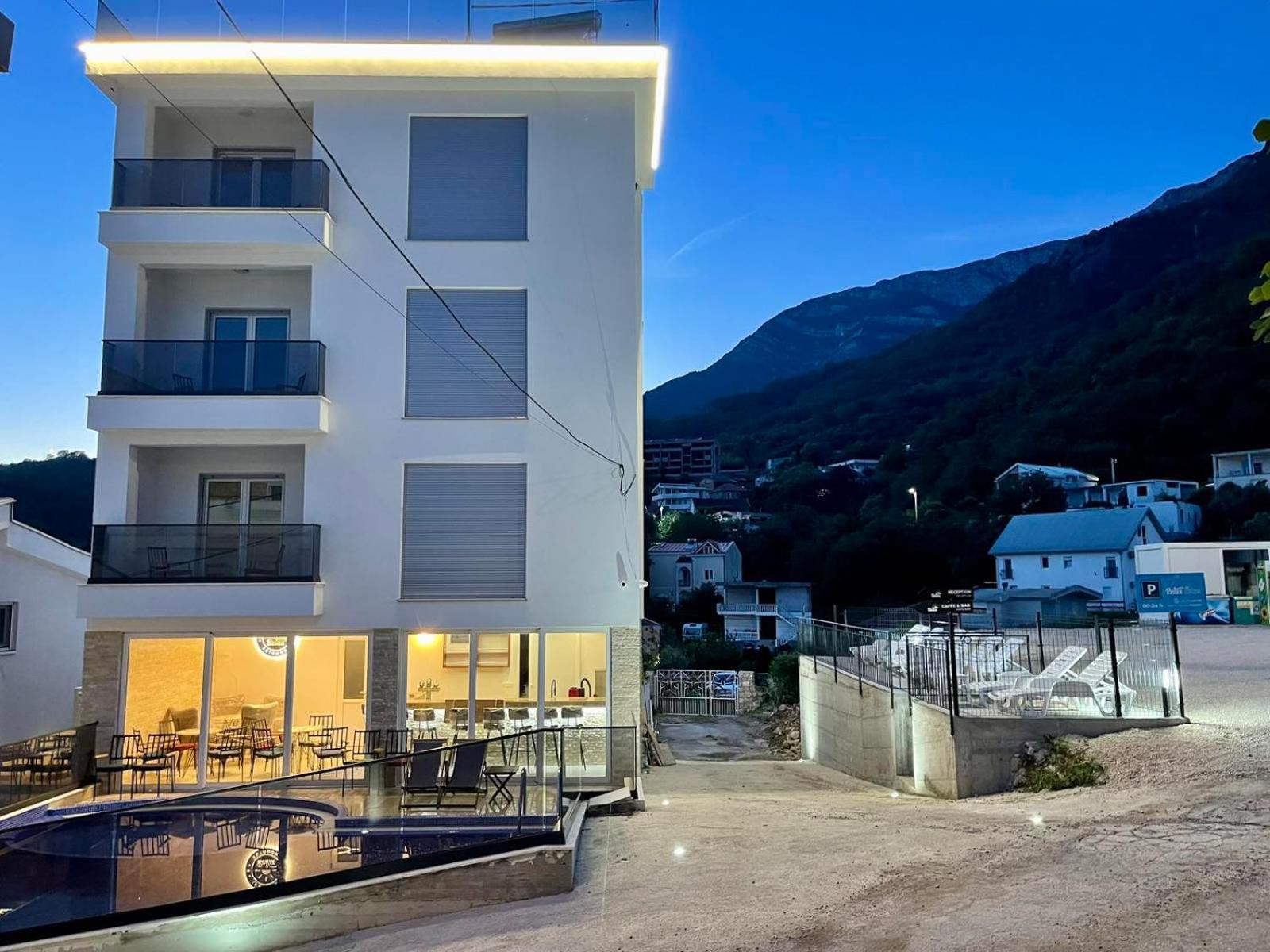 Relax Apartmani Sutomore Exterior photo