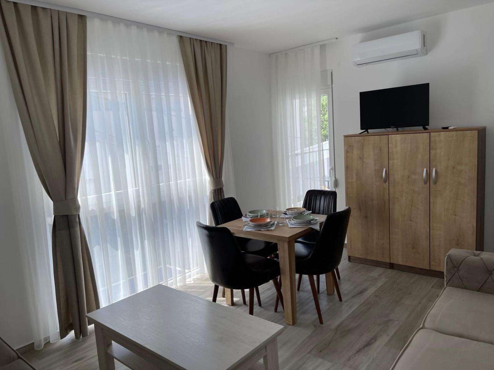 Relax Apartmani Sutomore Exterior photo
