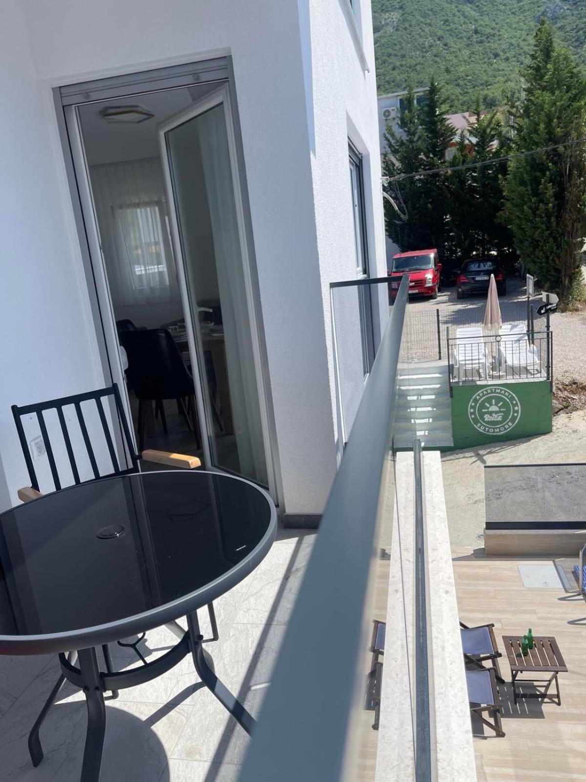 Relax Apartmani Sutomore Exterior photo