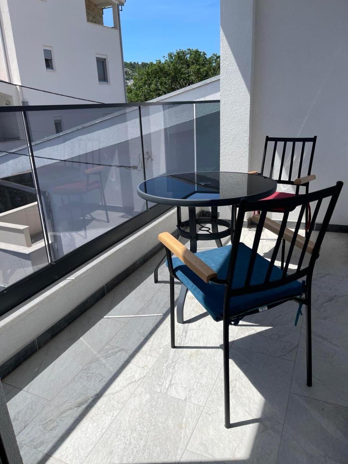 Relax Apartmani Sutomore Exterior photo